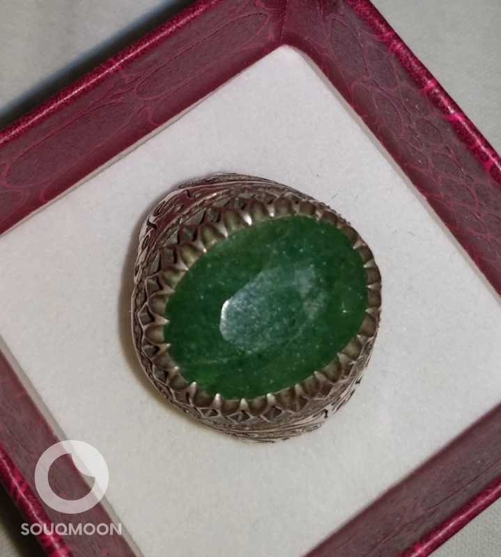 خاتم بحجر الزمرد الزامبي مطعم بالالماس البلجيكي Emerald with Diamond