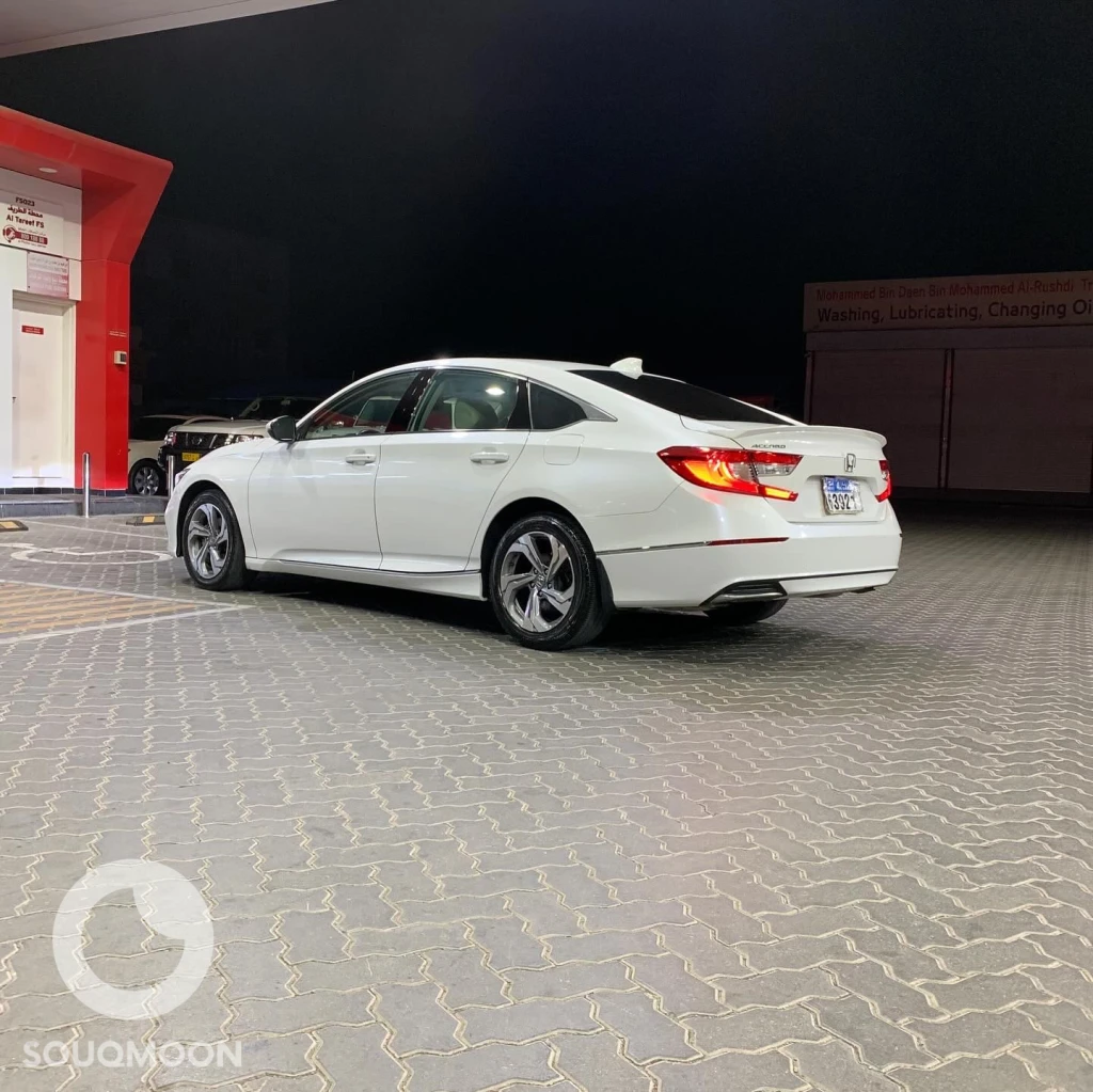 Honda accord 2018 model full option very cleen car