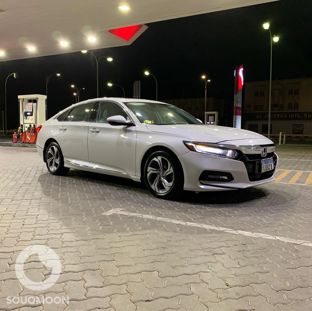 Honda accord 2018 model full option very cleen car