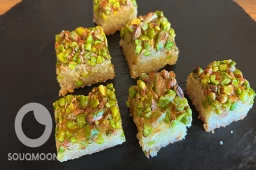 هريسة بالفستق الحلبي
