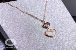 A soft necklace decorated with heart ornament (original 100%).