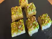 هريسة بالفستق الحلبي 